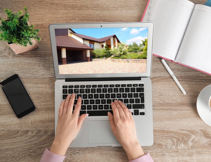 close-up of virtual tour of Oak Trace Senior Living Community shown on laptop